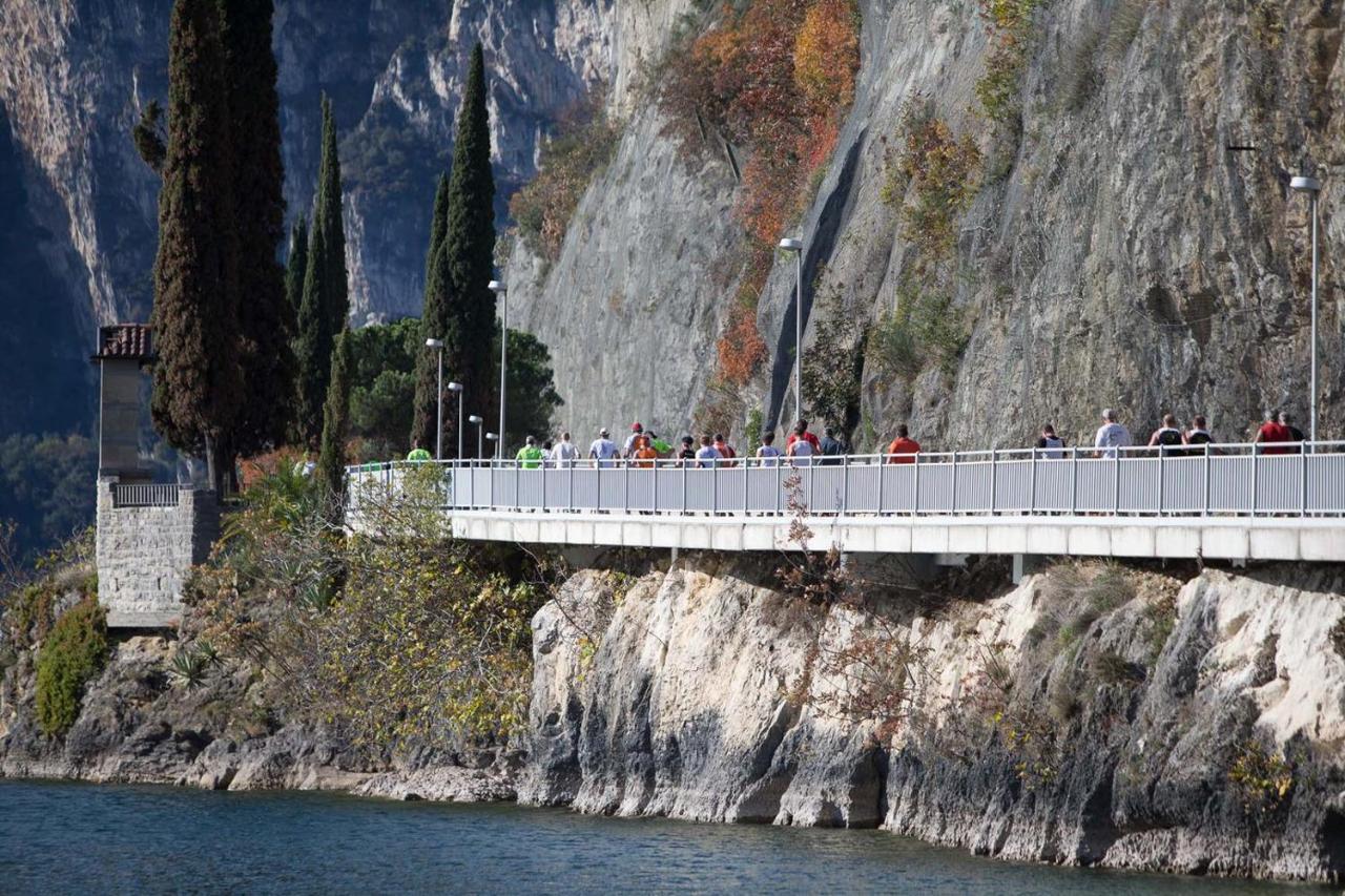 Hotel Paradiso Conca D'Oro Torbole Sul Garda Exteriör bild
