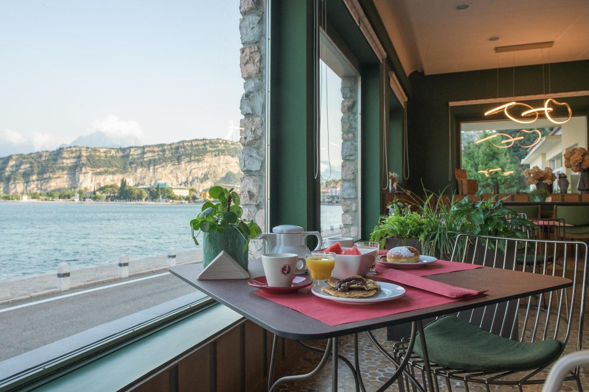 Hotel Paradiso Conca D'Oro Torbole Sul Garda Exteriör bild